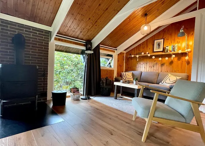 Kleine Auszeit In Der Mit Kamin, Yogamatten, Schoene Kueche Hébergement de vacances