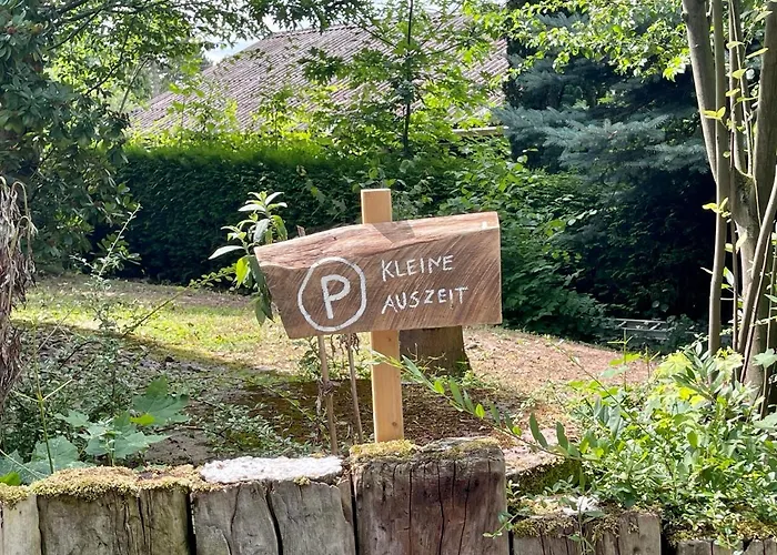 Kleine Auszeit In Der Mit Kamin, Yogamatten, Schöne Küche