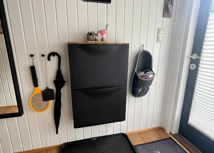 Kleine Auszeit In Der Mit Kamin, Yogamatten, Schoene Kueche *